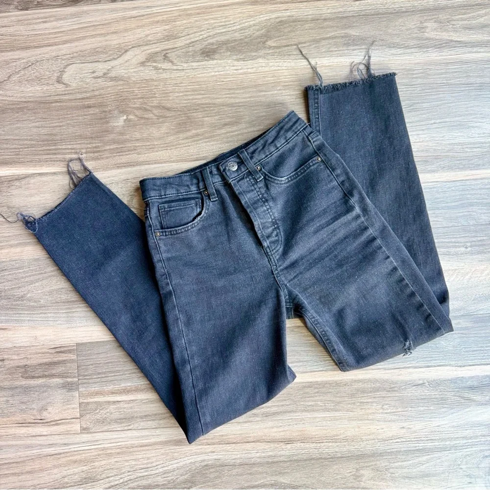 Wild Fable Size 00 High‎ Rise Distressed Straight Leg Jeans Black